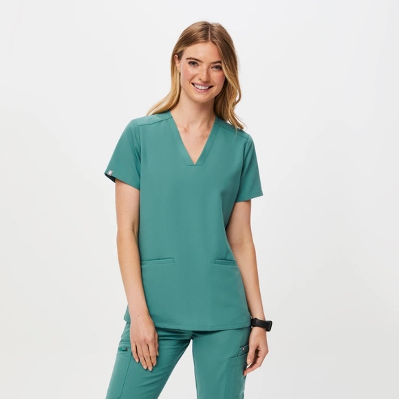 FIGS Casma Three Pocket Scrub Top (FW1100) | Cactus | Small | Green - Picture 1 of 7